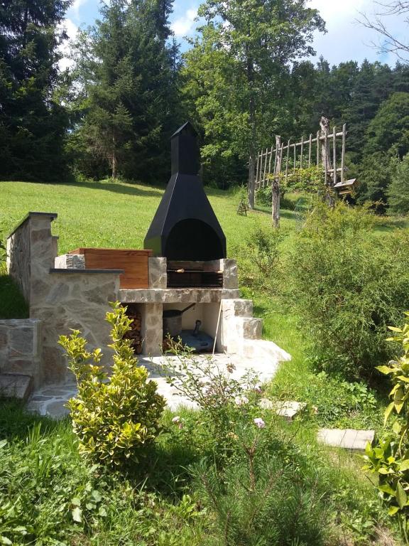 Giardino di Počitniška hiša Koča Dobnik