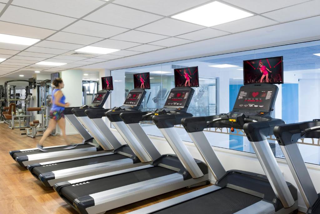 Fitness centrum a/nebo fitness zařízení v ubytování Ramada Olivie Nazareth