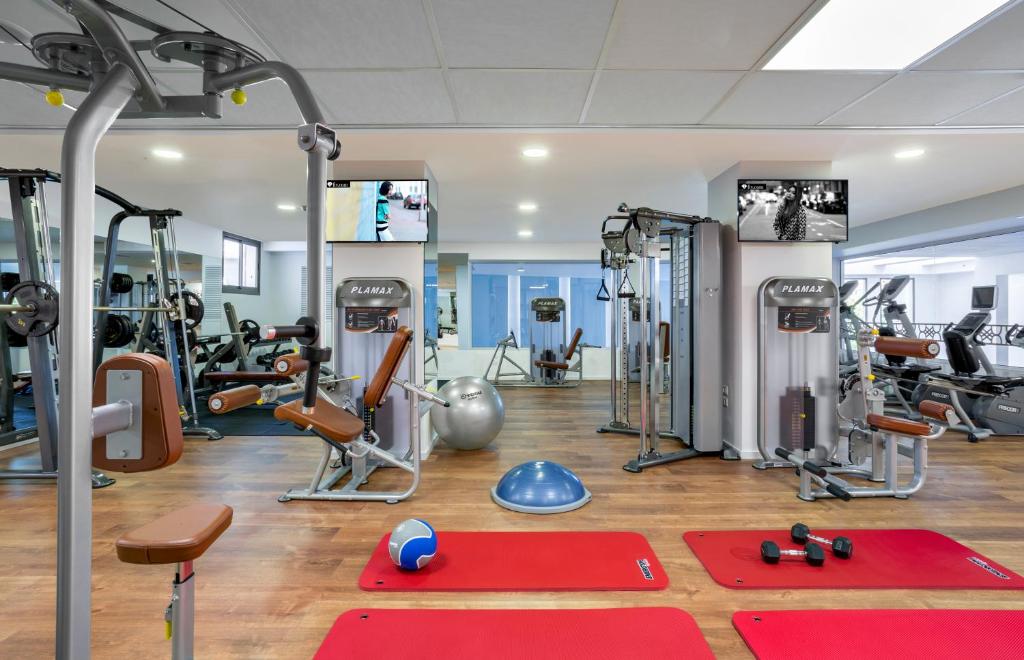 Fitness centrum a/nebo fitness zařízení v ubytování Ramada Olivie Nazareth