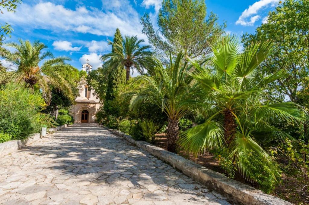 A garden outside Sa Mata