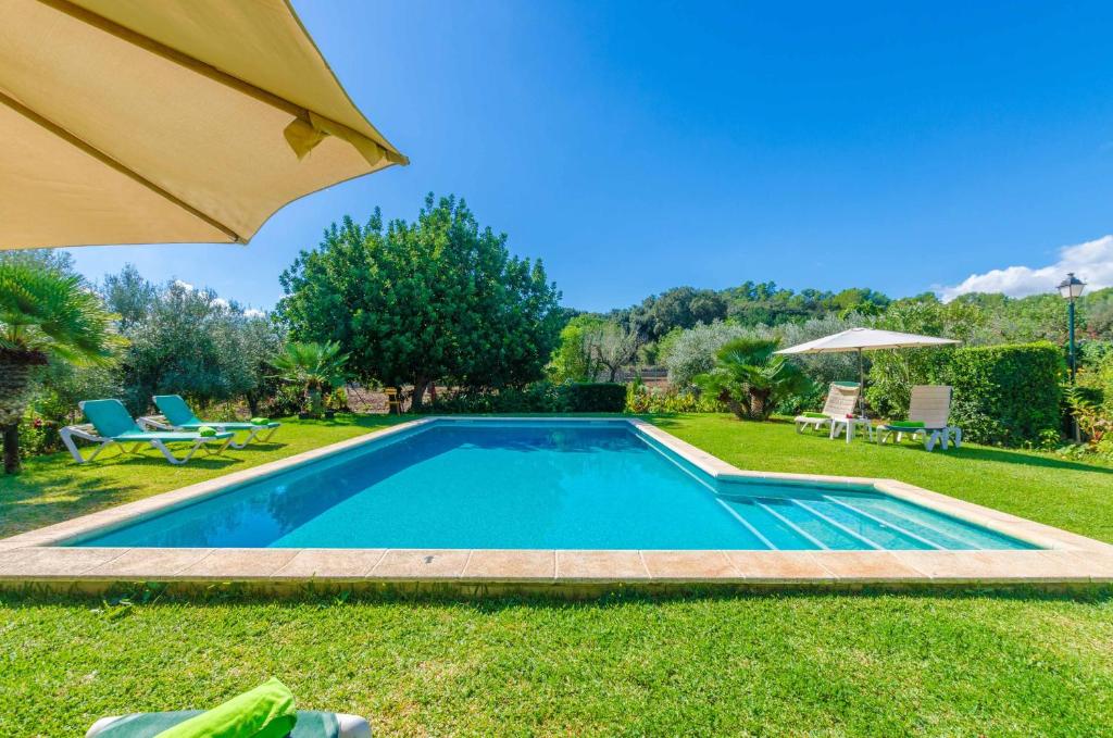 The swimming pool at or close to Sa Mata