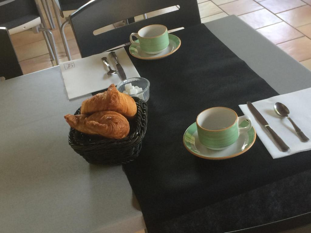 Fotografie z fotogalerie ubytování Logis Hotel Restaurant Le Flamant Rose camargue v destinaci Albaron