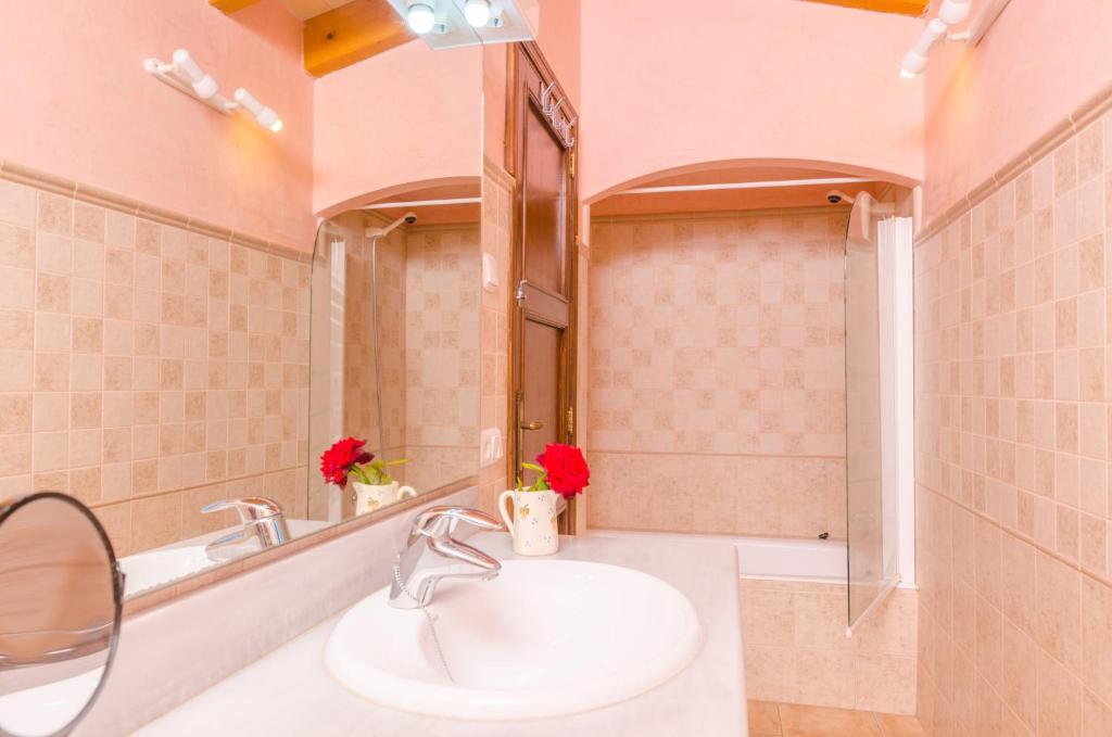 A bathroom at Sa Mata