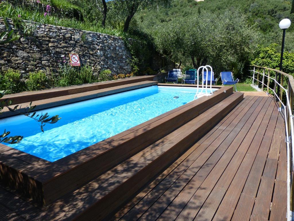 Bazén v ubytování Olive Press Lodge nebo v jeho okolí