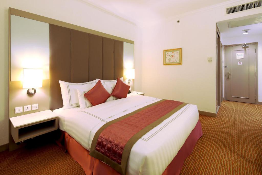 Postel nebo postele na pokoji v ubytování Sunway Hotel Hanoi