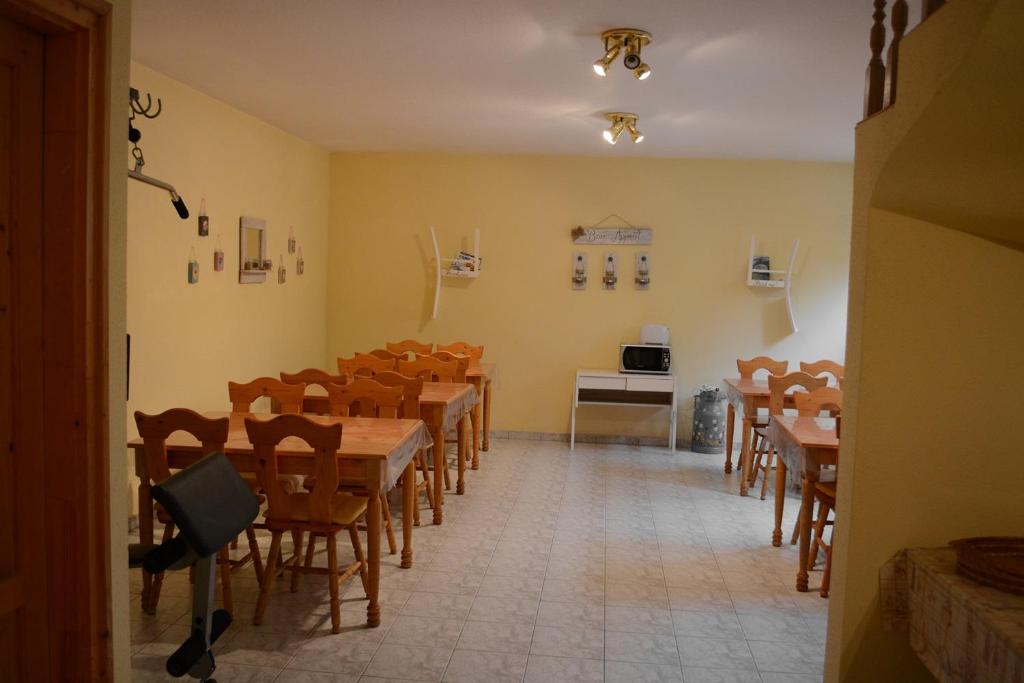 TV a/nebo společenská místnost v ubytování Jankó Apartman