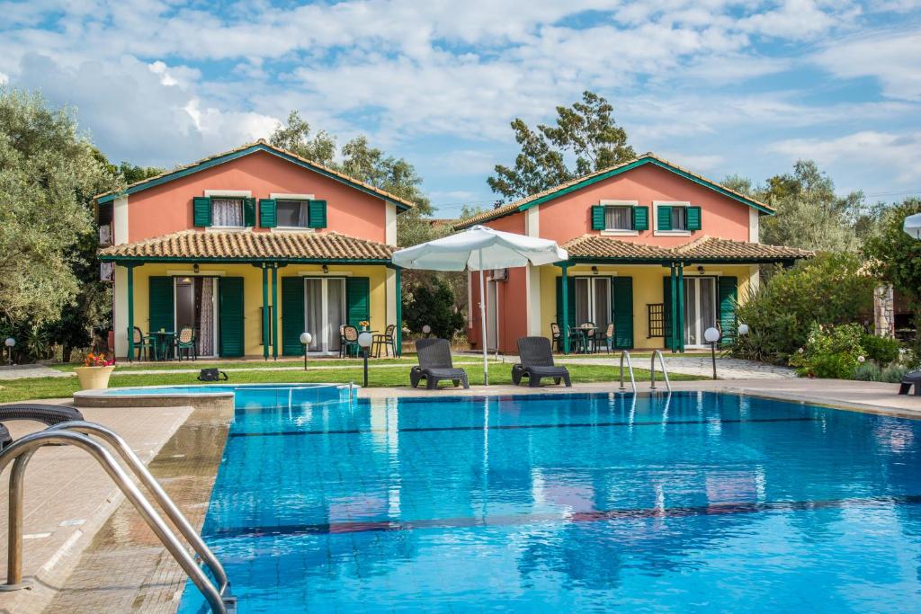 Bazén v ubytovaní Iliana Villas alebo v jeho blízkosti