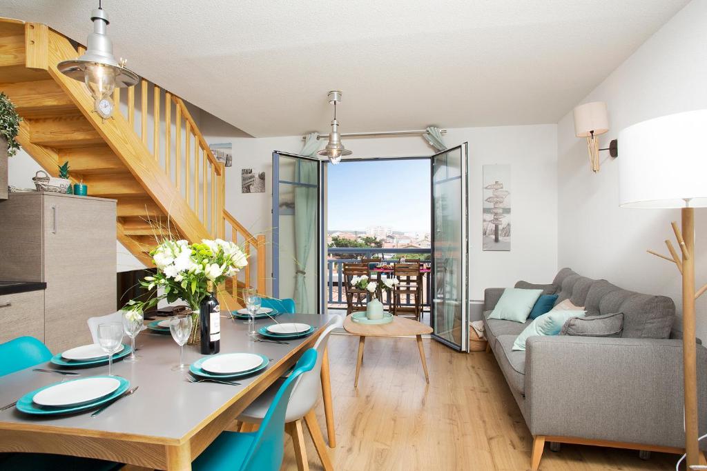 Χώρος καθιστικού στο Le 225