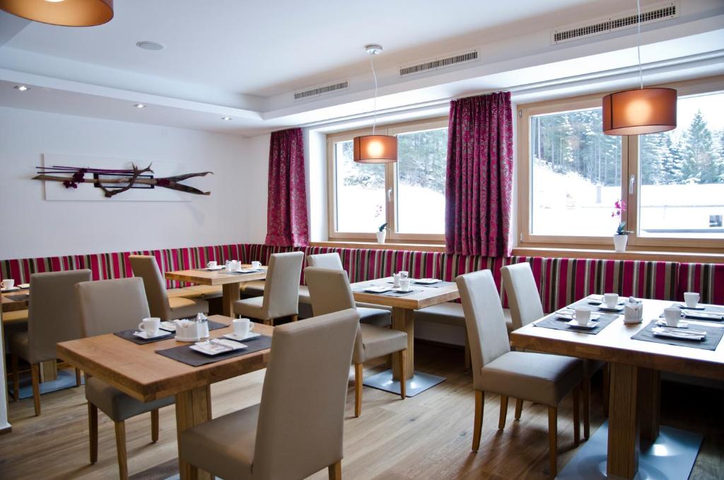 Posezení v ubytování Hotel Garni Alpenland