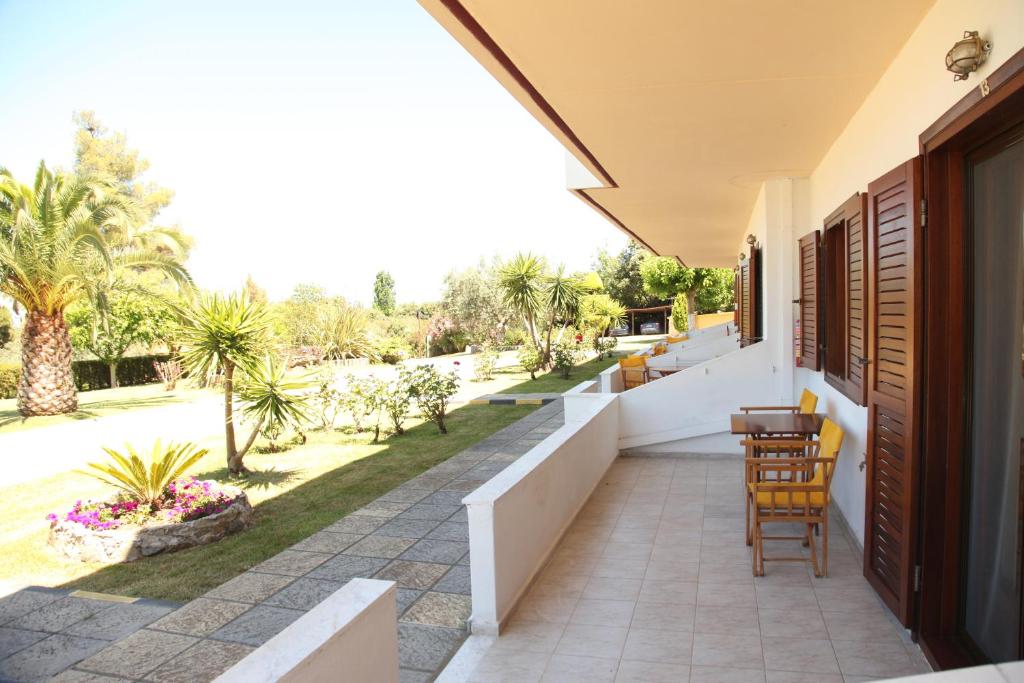 Elena Apartments & Studios - 17