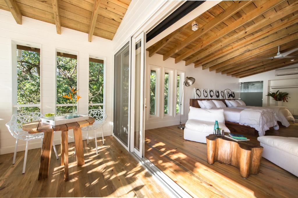 Postel nebo postele na pokoji v ubytování Ibagari Boutique Hotel