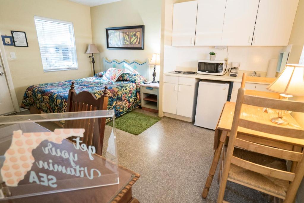 Kuchyň nebo kuchyňský kout v ubytování Ocean Inn