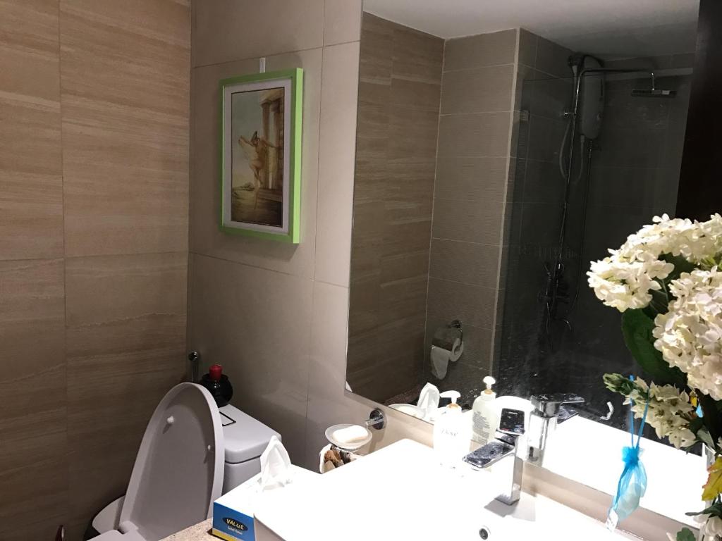 Grand Apartment near BGCにあるバスルーム