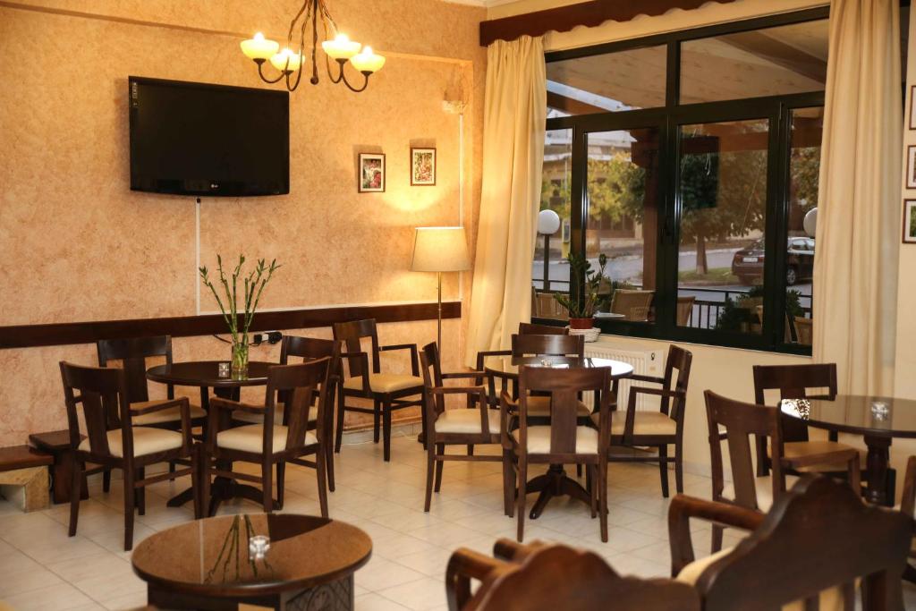 Restaurace v ubytování Anixis Hotel