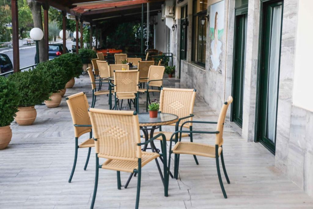 Restaurace v ubytování Anixis Hotel