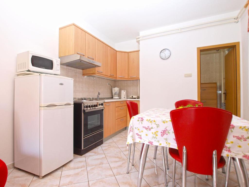 Kuchnia lub aneks kuchenny w obiekcie Apartment Nevenka 1482