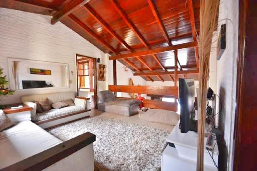  Casa Amarela Praia das Palmeiras