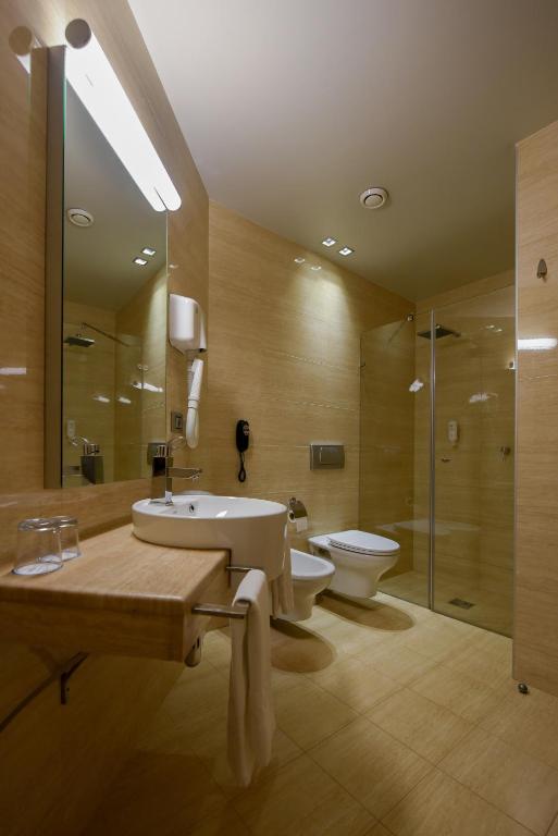 Koupelna v ubytování Sky Hotel Tirana