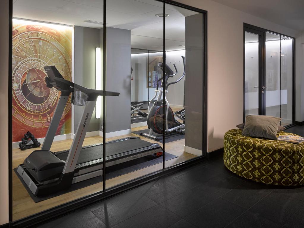 Fitness centrum a/nebo fitness zařízení v ubytování INNSiDE by Meliá Prague Old Town