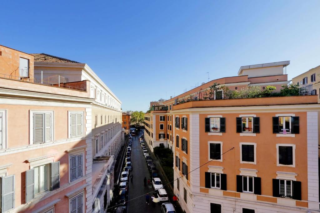 ローマにあるTrastevere Lovely Studio Apartmentの建物のある街並み
