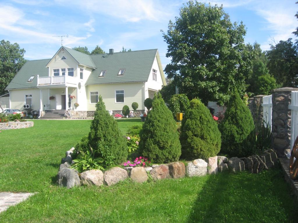 A garden outside Kalbuse House