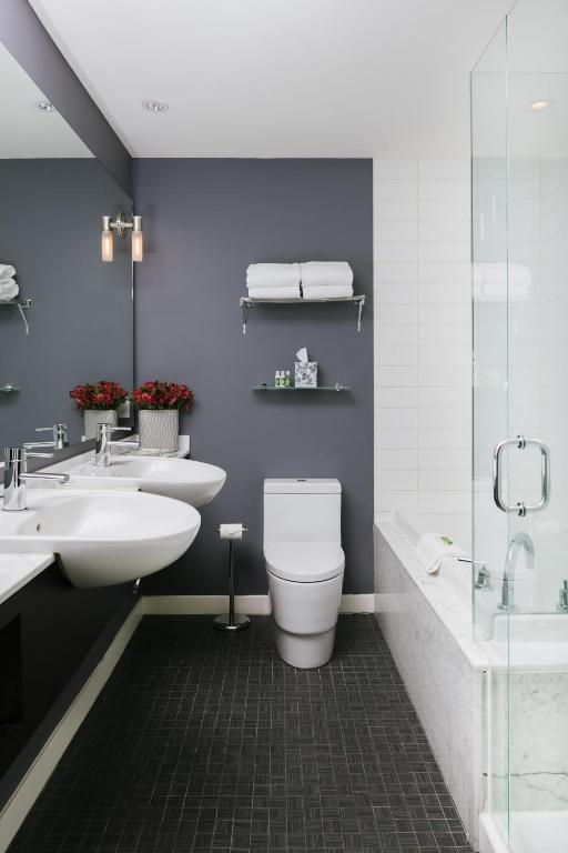 Koupelna v ubytování Moda Hotel