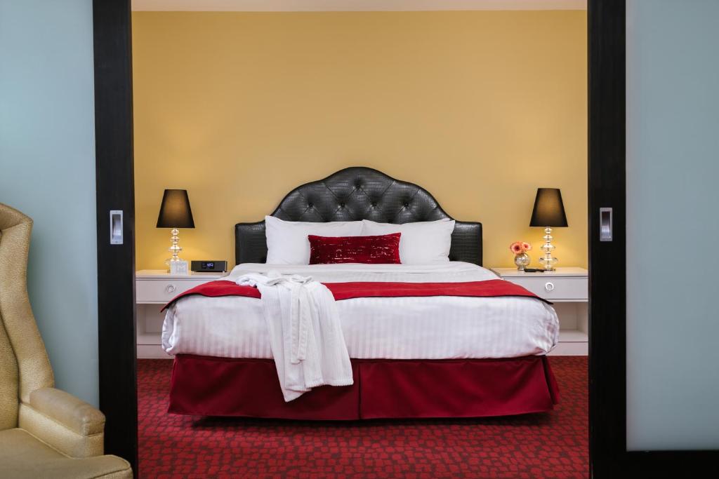 Postel nebo postele na pokoji v ubytování Moda Hotel