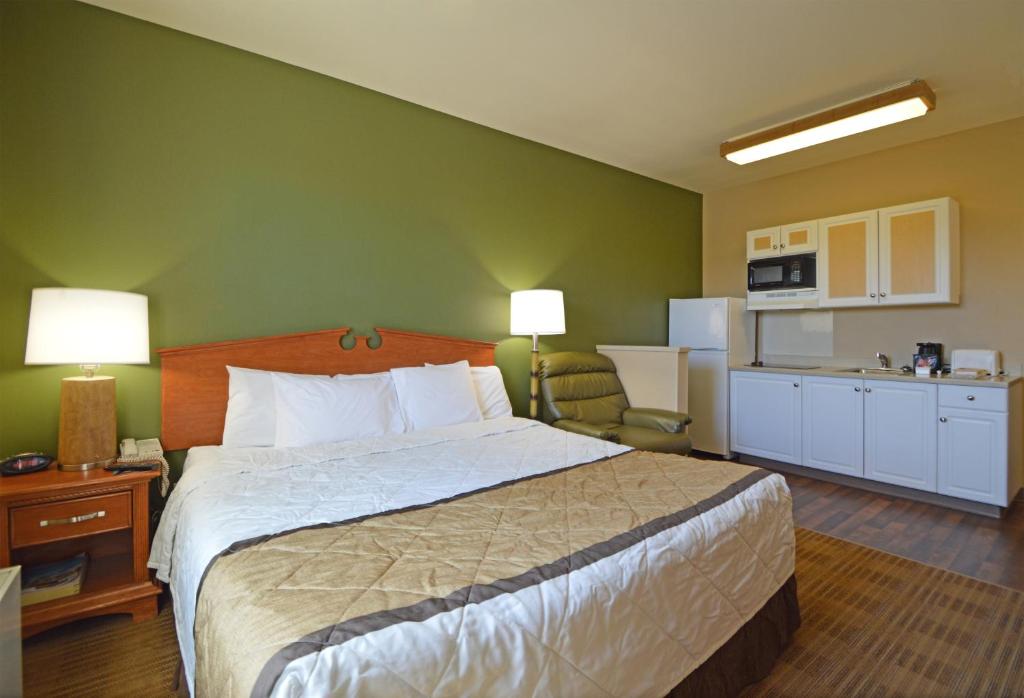 Kuchyň nebo kuchyňský kout v ubytování Extended Stay America Suites - Juneau - Shell Simmons Drive