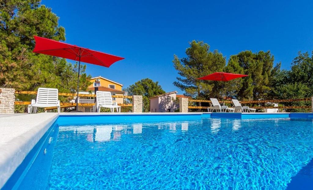 A piscina em ou perto de Apartments Puntica