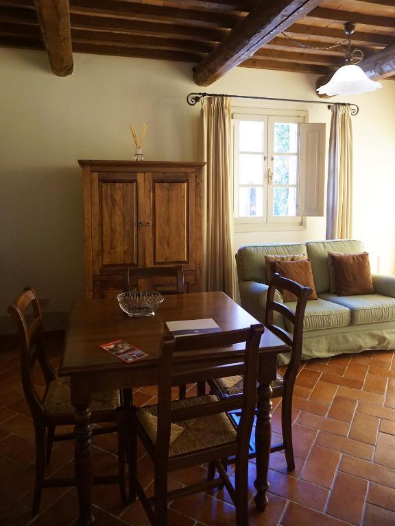 Posedenie v ubytovaní Borgo Colleoli Resort