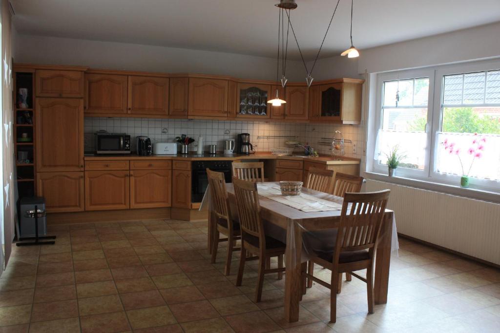 Kuchyň nebo kuchyňský kout v ubytování Ferienhaus Schaumann
