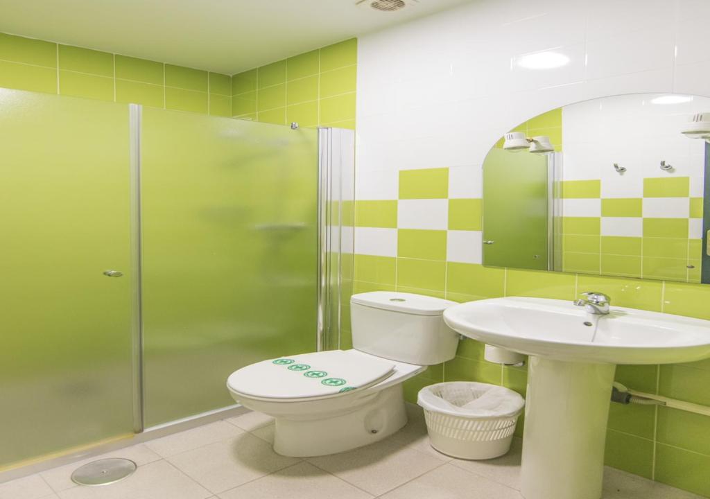 Łazienka w obiekcie Albergue Inturjoven Punta Umbría