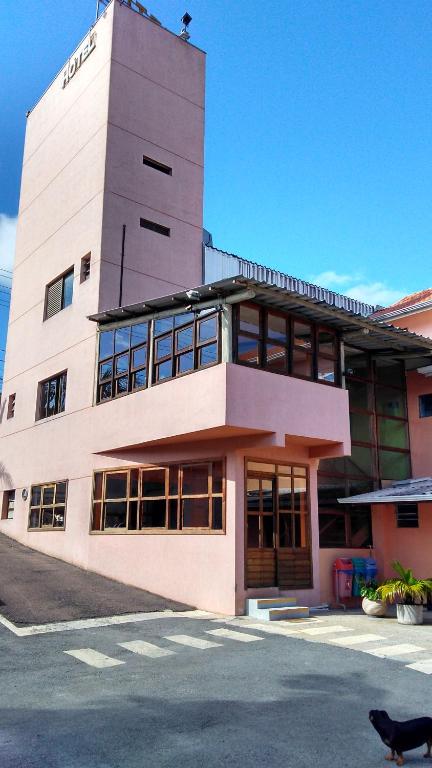 Budova, kde se penzion – hostinec nachází