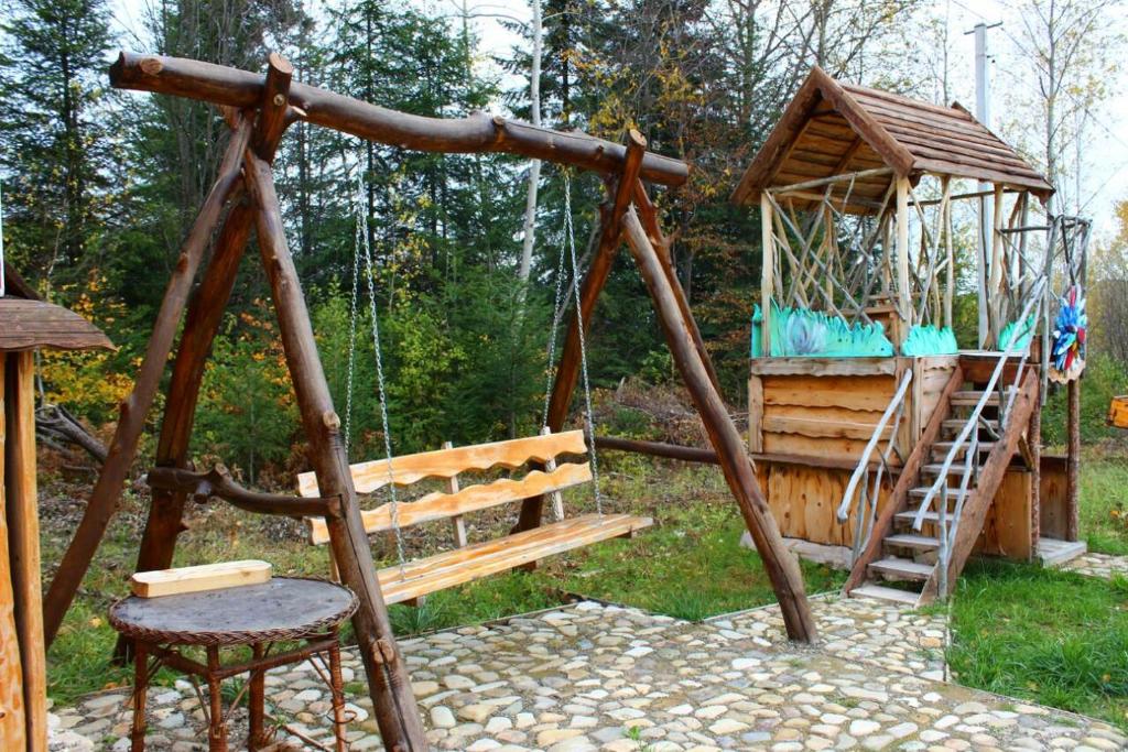Herní místnost nebo prostor pro děti v ubytování Skhovanka Dovbusha