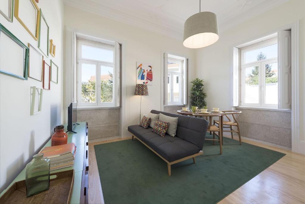 City Center Chill Apartment by LovelyStay