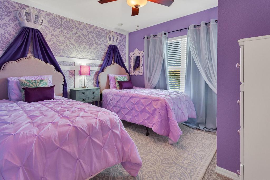 4BR Luxury Townhome Gated Resort By The Parks, Kissimmee Updated