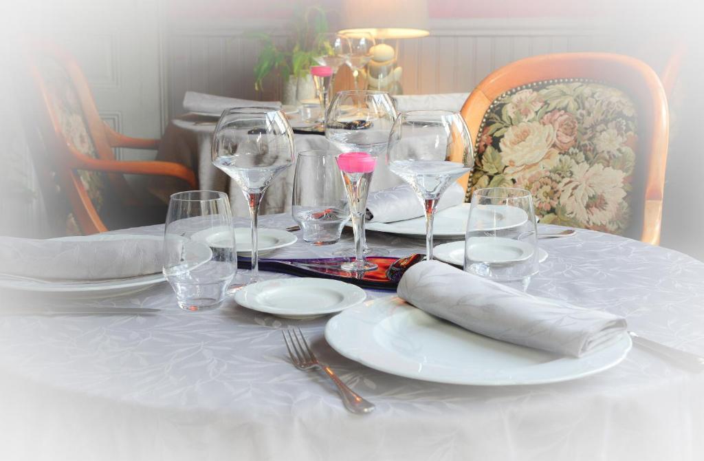 Nápoje v ubytování Logis Hôtel et Restaurant du Dauphin