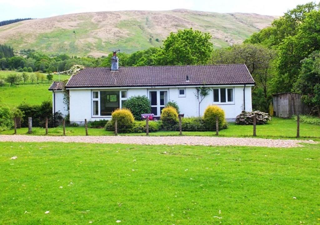 Ardno Cottage by Loch Fyne