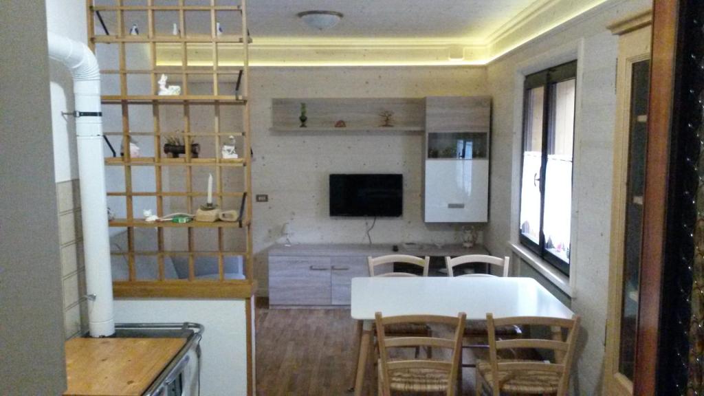 Kuchyň nebo kuchyňský kout v ubytování casa per vacanze Letizia