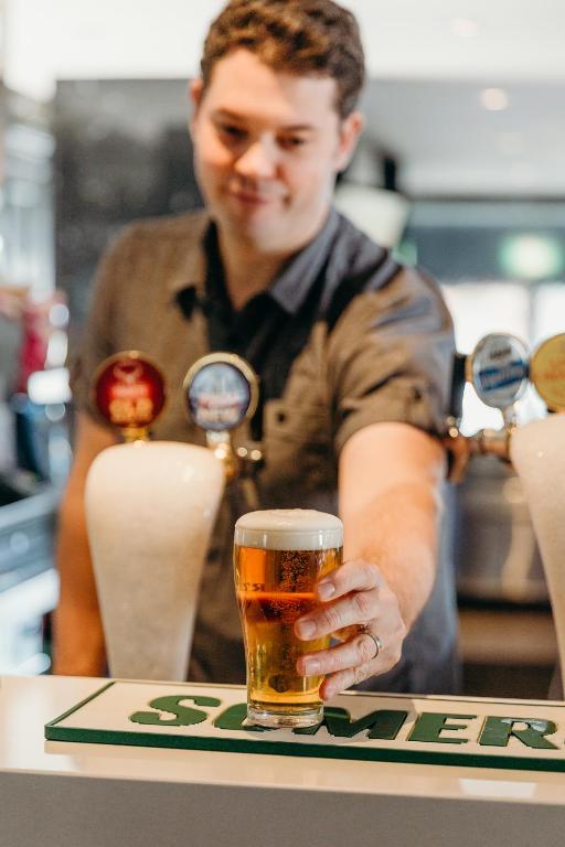 Nags Head Hotel - Resim 33