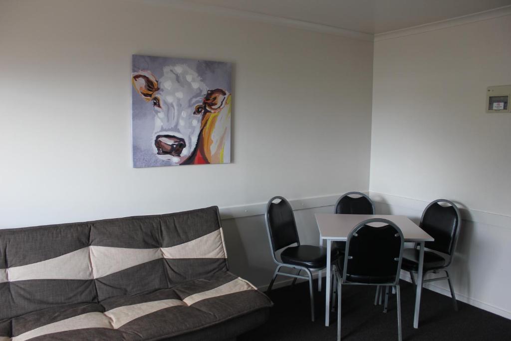 Posezení v ubytování Kiwi Court Motel