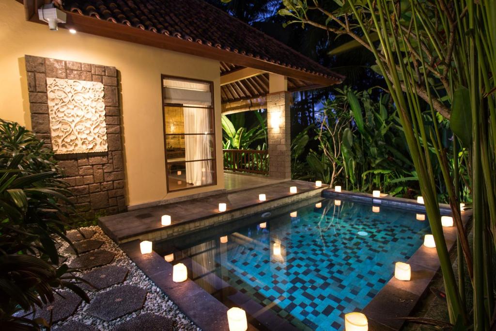 Bazén v ubytování Kori Ubud Resort, Restaurant & Spa nebo v jeho okolí