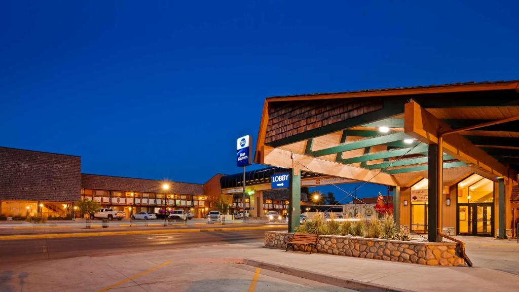 an empty parking lot in front of a building at Best Western Sheridan Center in Sheridan