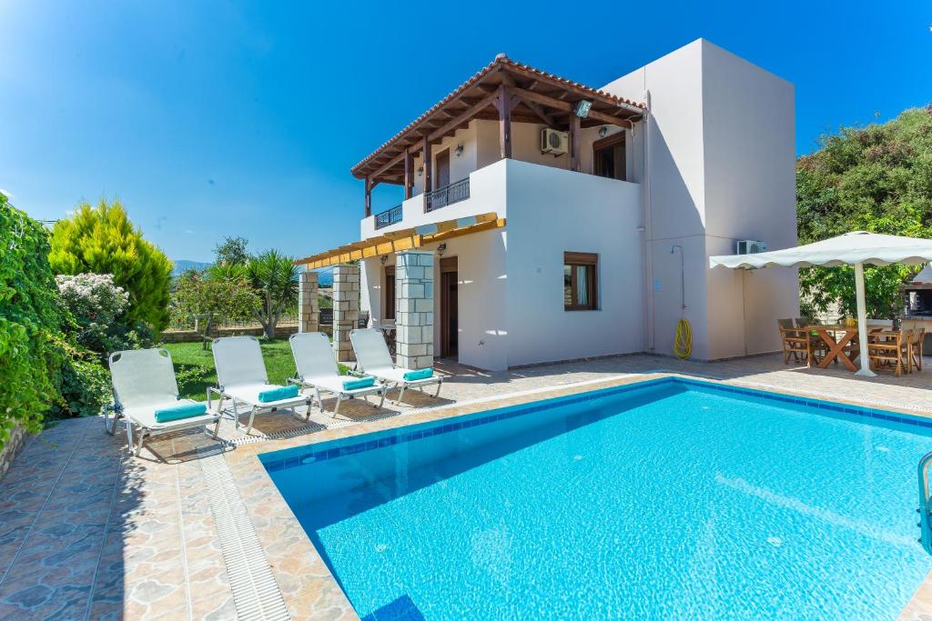 Bazén v ubytovaní Villas Roumeli alebo v jeho blízkosti