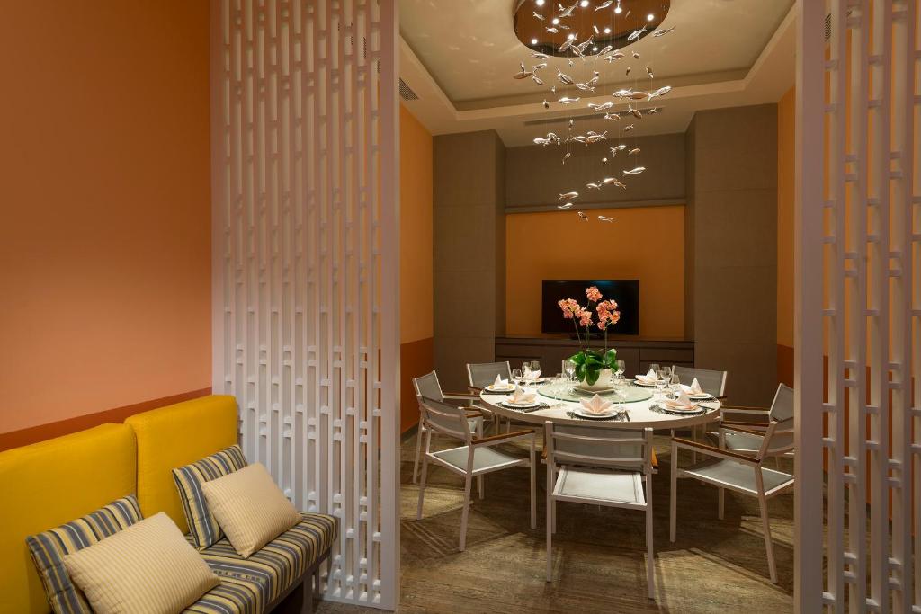 Khu vực ghế ngồi tại The Costa Nha Trang Residences