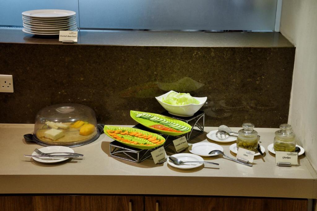 Comida en o cerca de este hotel