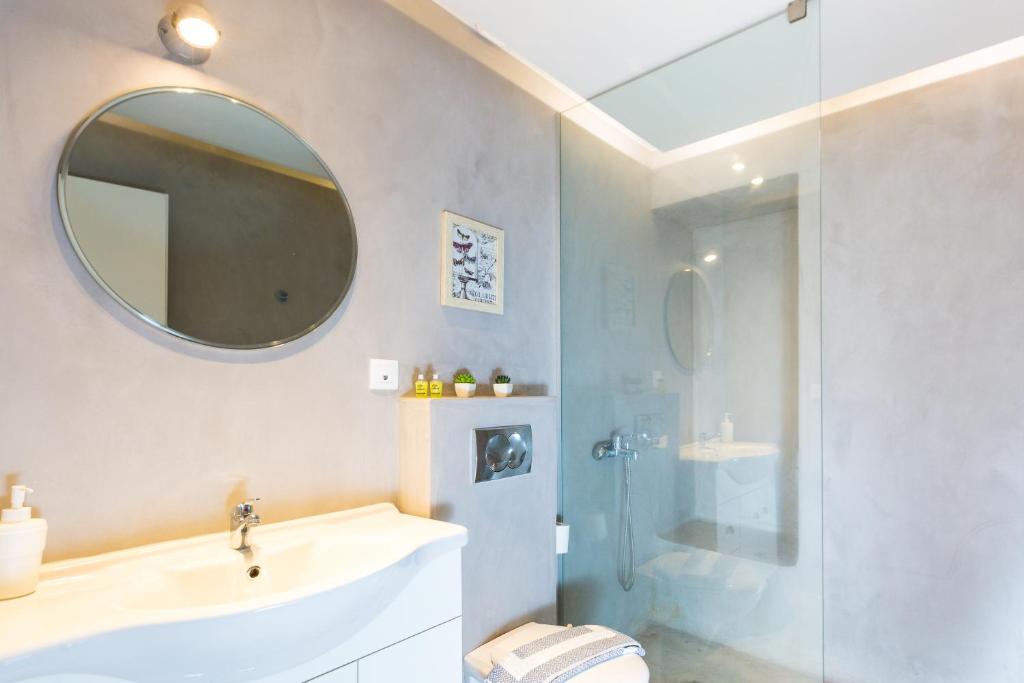 Meltemi Coast Suites - 16