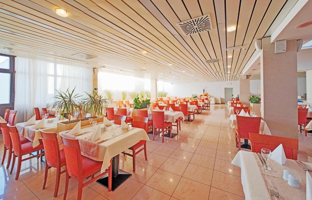 Restaurace v ubytování Marko Polo Maradiso Hotel by Aminess