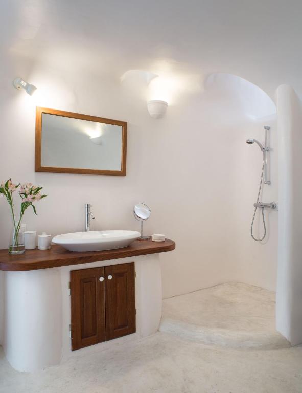 Perivolas Hotel - 16