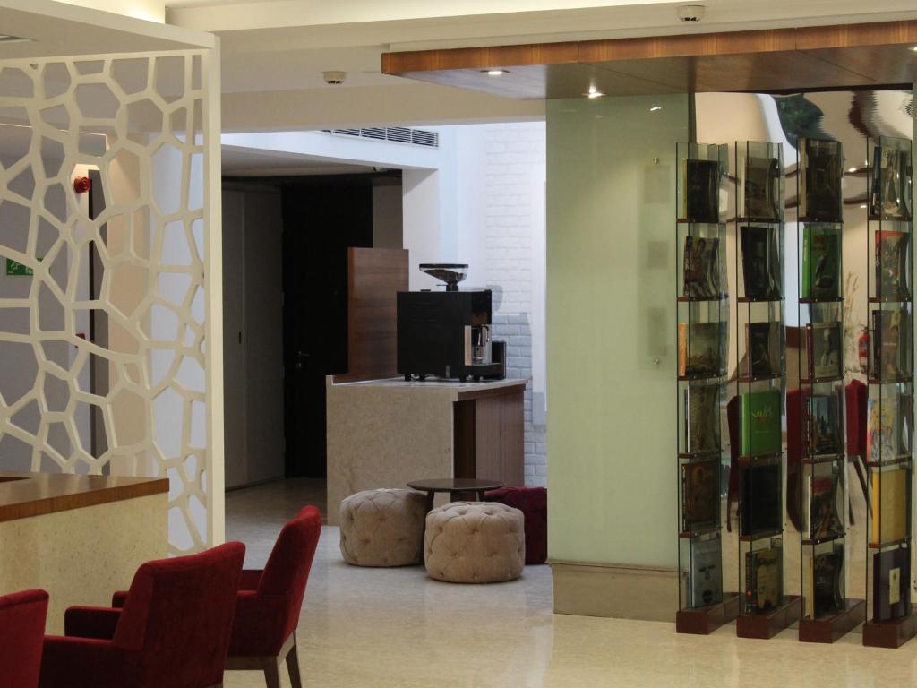 Posezení v ubytování Keys Lite by Lemon Tree Hotels, Mayfield, Gurgaon